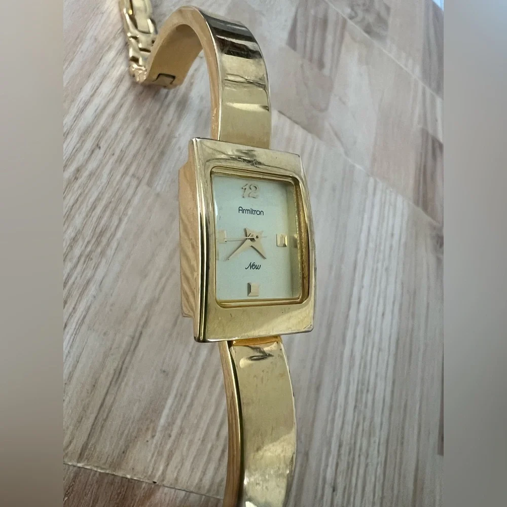 Vintage Armitron now ladies gold tone rectangular bracelet watch NEW BATTERY